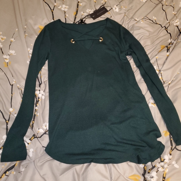 Green blouse - Picture 1 of 1